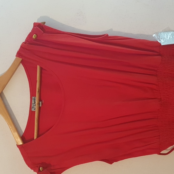 Red dress 💃🏿 - Picture 2 of 4